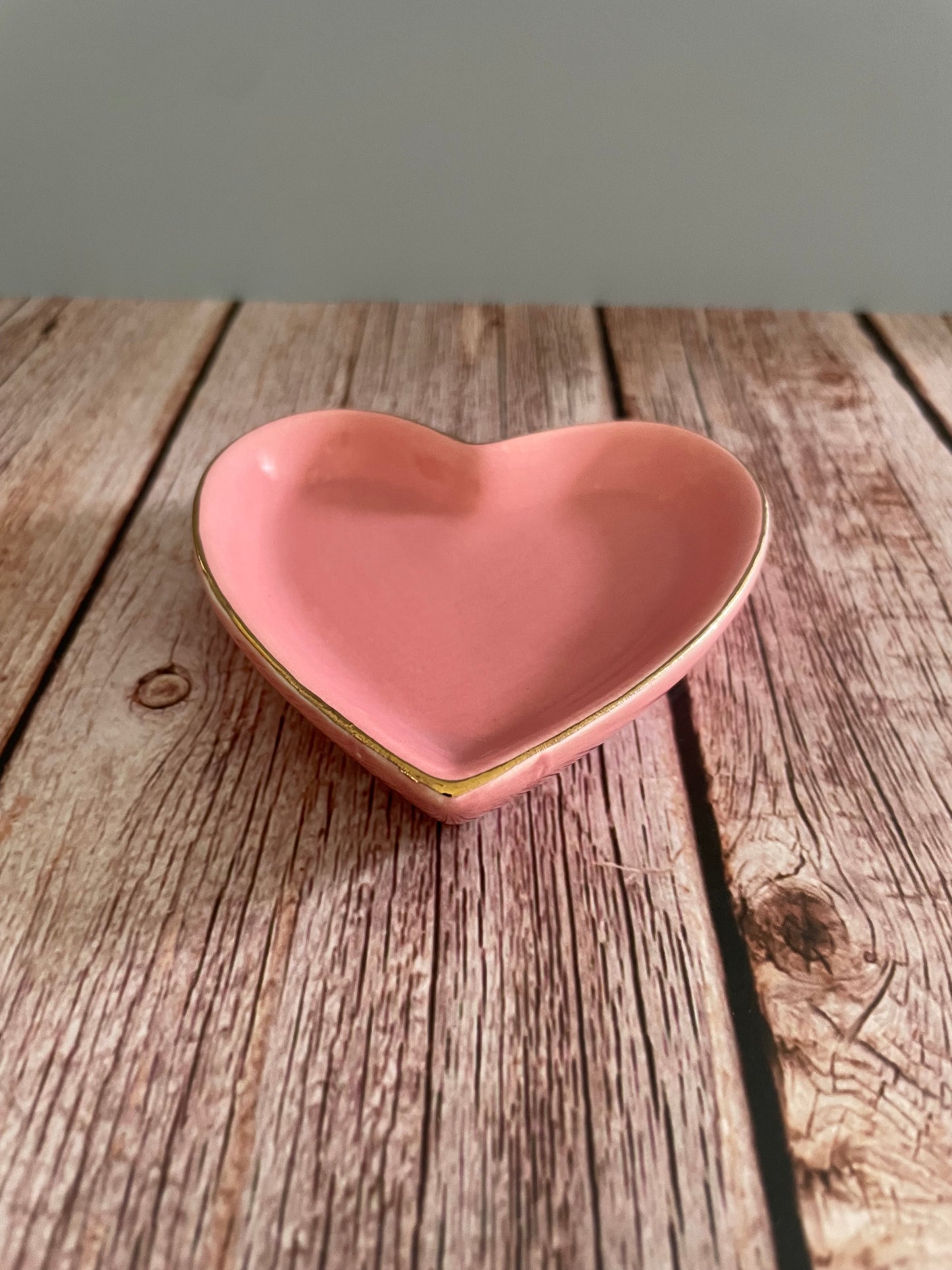 ๐ Heart-Shaped Ceramic Dish