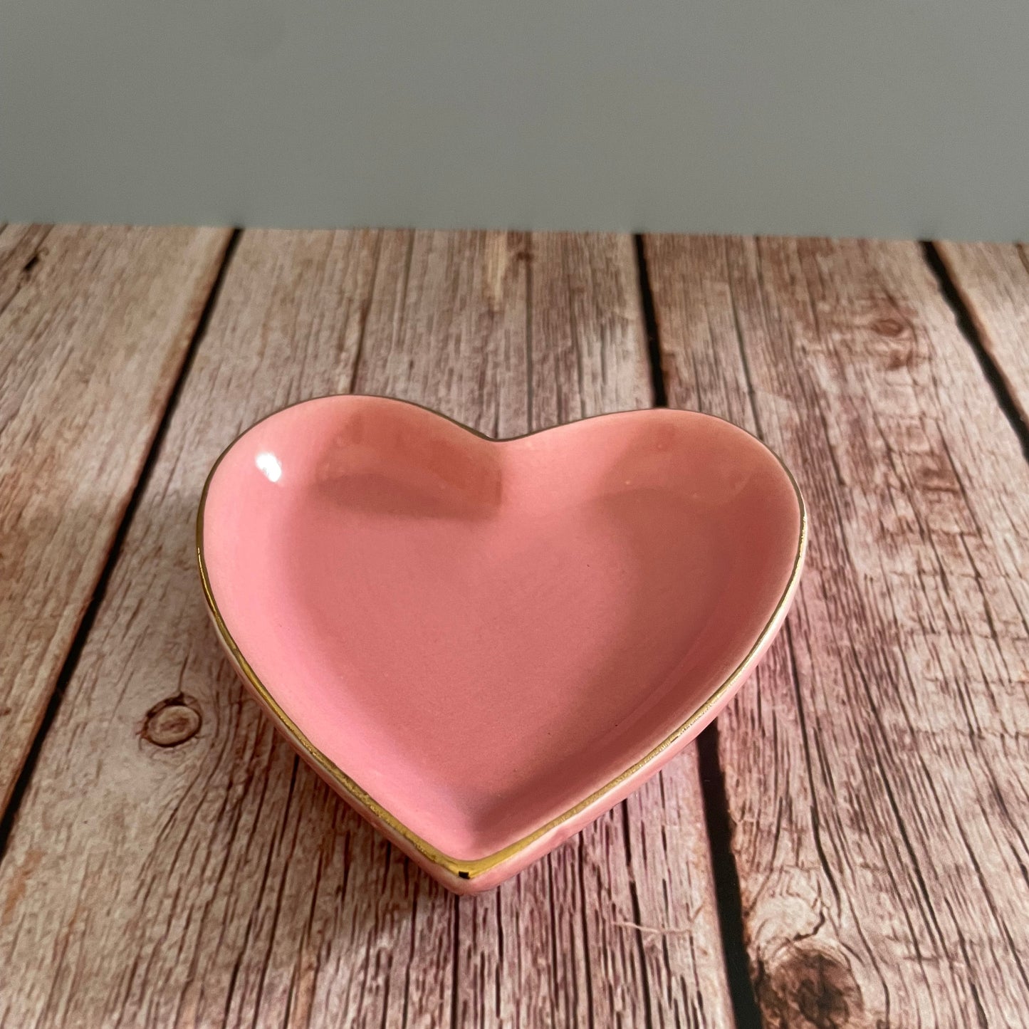 💗 Heart-Shaped Ceramic Dish